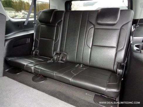 Used 2018 Chevrolet Suburban LT image 21