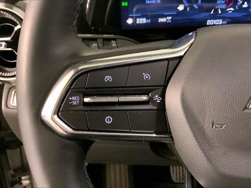 Used 2025 Chevrolet Equinox LT image 18