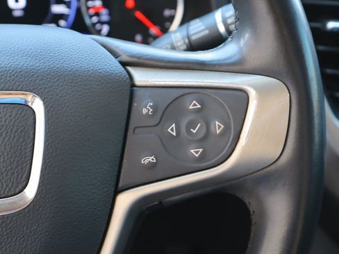 Used 2022 GMC Acadia Denali w/ Denali Ultimate Package FWD image 15