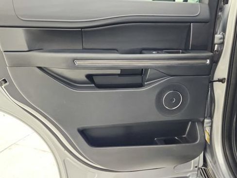 Used 2024 Ford Expedition XLT RWD image 21