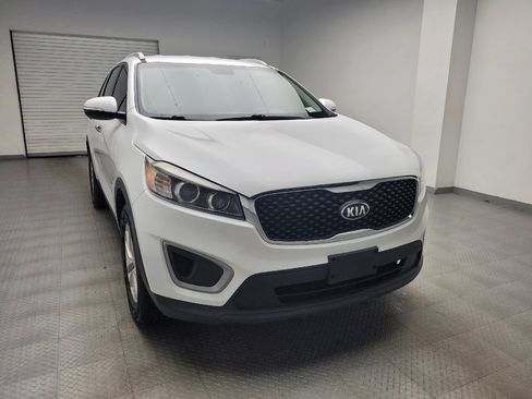 Used 2017 Kia Sorento FWD w/ LX Convenience Package image 14