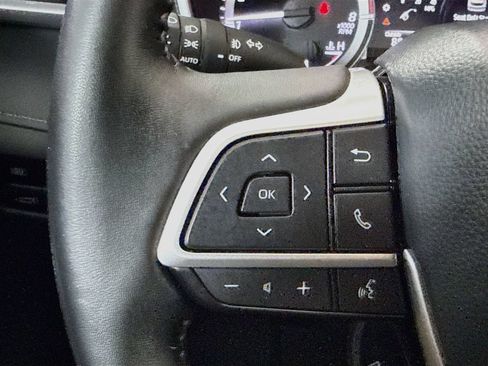 Used 2023 Toyota Highlander XSE AWD/4WD image 11