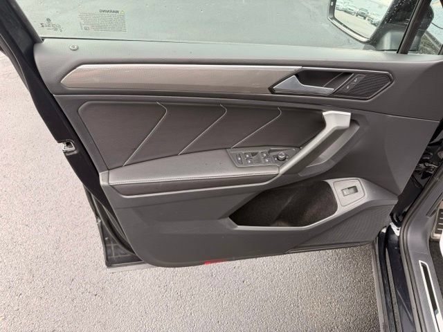 Certified 2024 Volkswagen Tiguan SE R-Line AWD/4WD image 6
