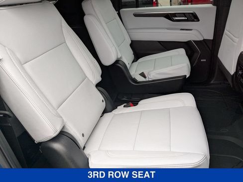 New 2026 Chevrolet Suburban Premier w/ Sun And Tow Package AWD/4WD image 38