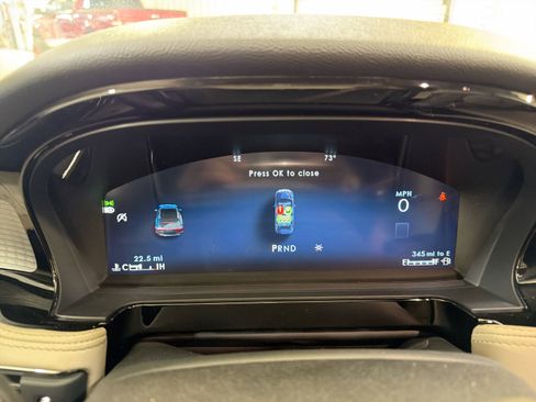 New 2026 Lincoln Corsair Premiere image 16