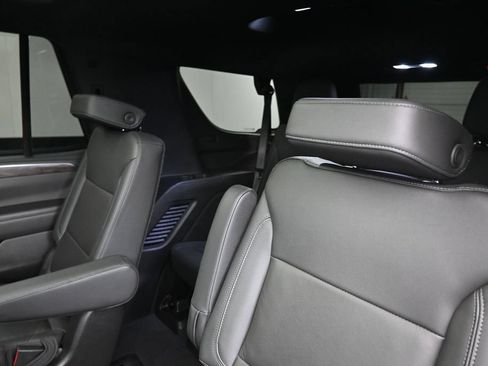 Used 2021 Chevrolet Tahoe Z71 w/ Z71 Signature Package AWD/4WD image 13