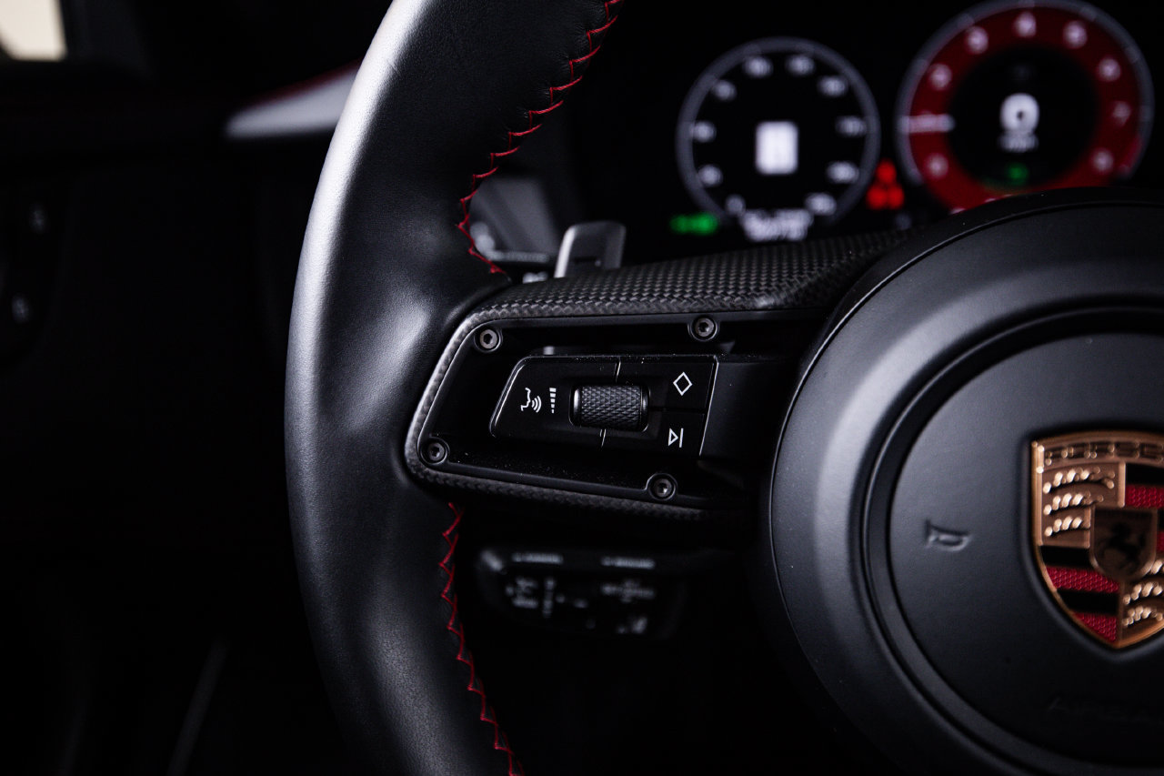 Certified 2025 Porsche 911 Carrera GTS RWD image 17