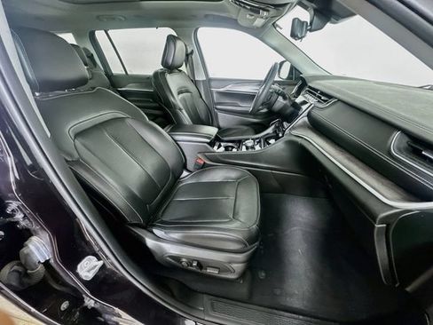 Used 2023 Jeep Grand Cherokee L Limited w/ Luxury Tech Group II AWD/4WD image 8