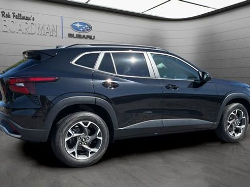 Used 2024 Chevrolet Trax LT w/ Driver Confidence Package FWD image 4