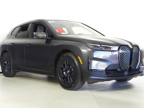 Certified 2023 BMW iX xDrive50 image 4