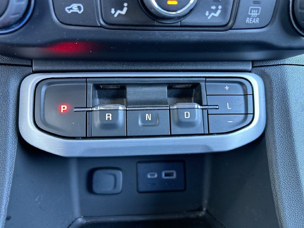 Used 2023 GMC Acadia SLE w/ Driver Convenience Package AWD/4WD image 19