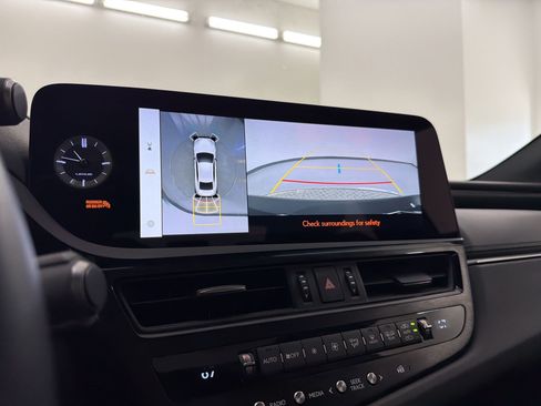 Certified 2025 Lexus ES 350 w/ Technology Package FWD image 22