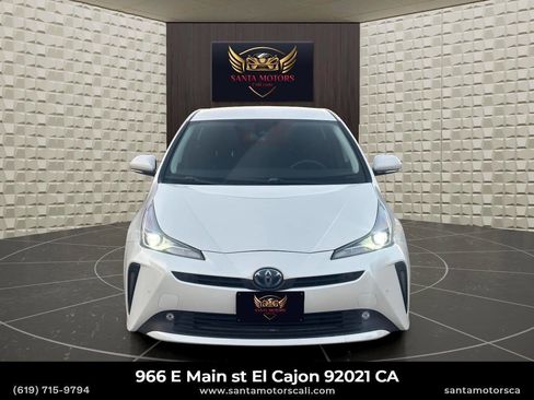 Used 2019 Toyota Prius LE image 3