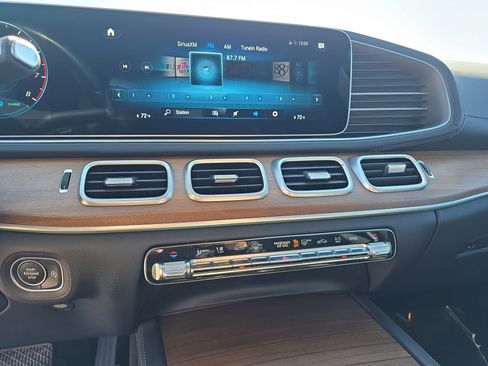 Used 2021 Mercedes-Benz GLS 450 4MATIC image 20