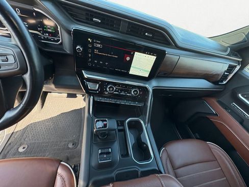 Used 2024 GMC Sierra 1500 Denali Ultimate image 11