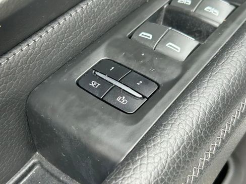 Used 2021 GMC Yukon Denali AWD/4WD image 28