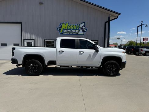Used 2022 Chevrolet Silverado 2500 Custom w/ Custom Value Package AWD/4WD image 7