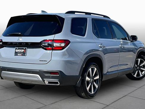 Used 2025 Honda Pilot Touring image 13