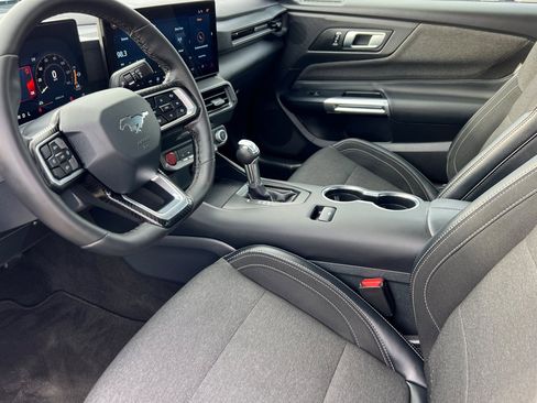 Used 2025 Ford Mustang Coupe image 10