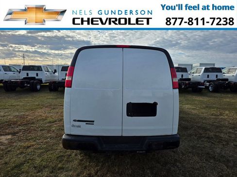 Used 2015 Chevrolet Express 3500 Extended image 4