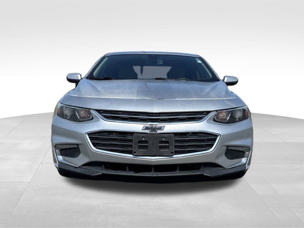 Used 2018 Chevrolet Malibu LT FWD image 2