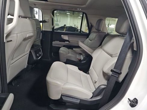 Used 2025 Ford Expedition Active AWD/4WD image 15