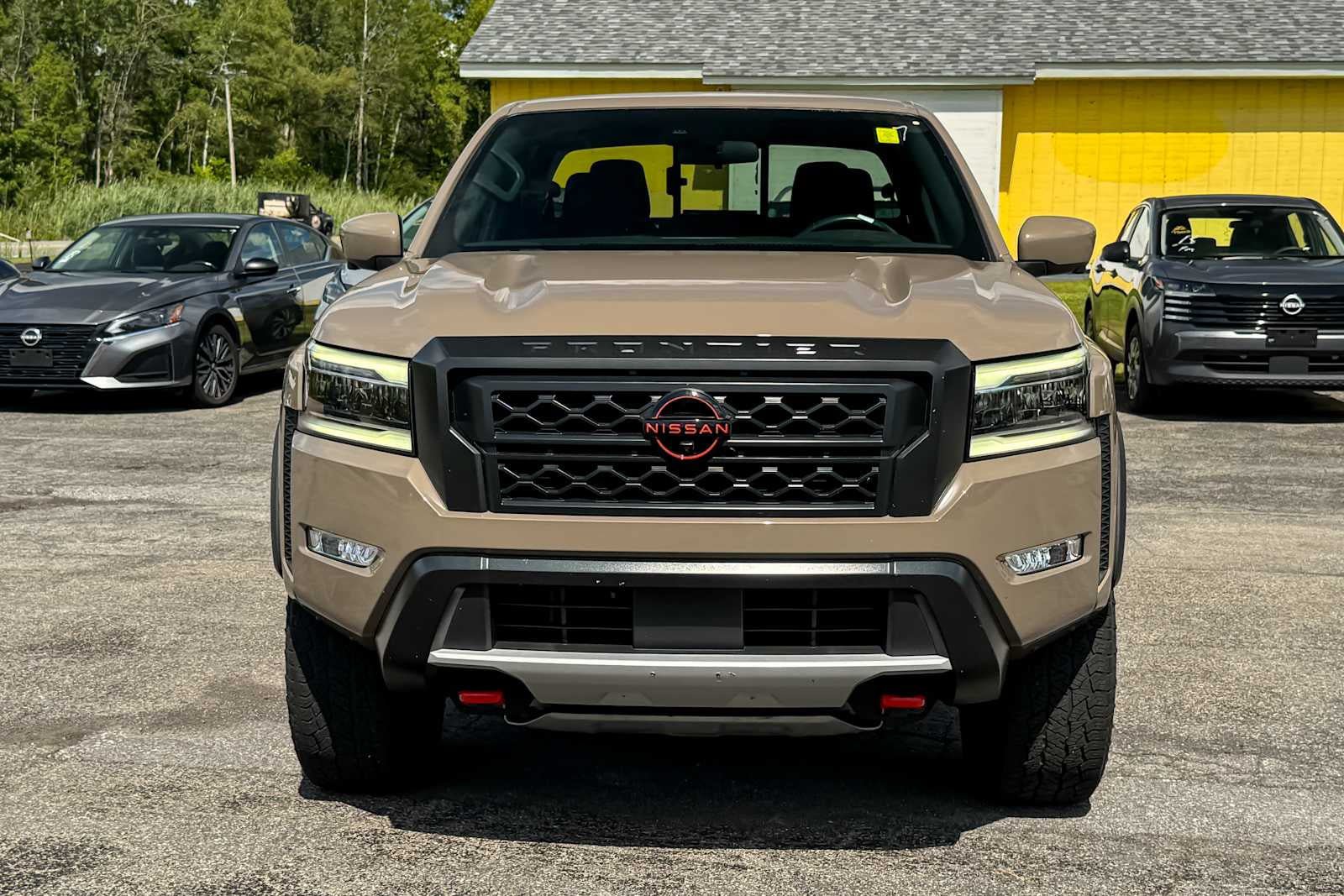 Certified 2023 Nissan Frontier PRO-4X w/ Pro Convenience Package AWD/4WD image 8