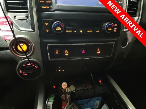 Used 2017 Nissan Titan SV image 18
