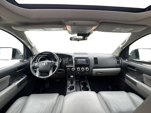 Used 2019 Toyota Sequoia SR5 AWD/4WD image 24