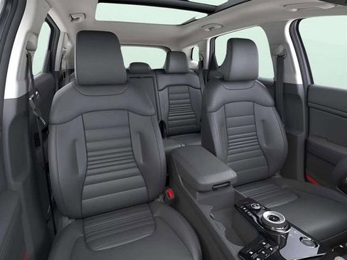 New 2025 Kia Sportage SX Prestige image 11