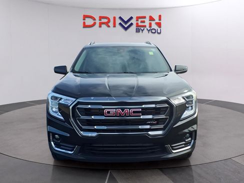 Used 2024 GMC Terrain AT4 image 10