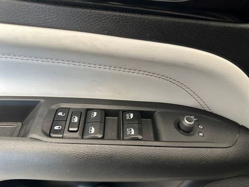 Used 2022 Jeep Compass Limited AWD/4WD image 19