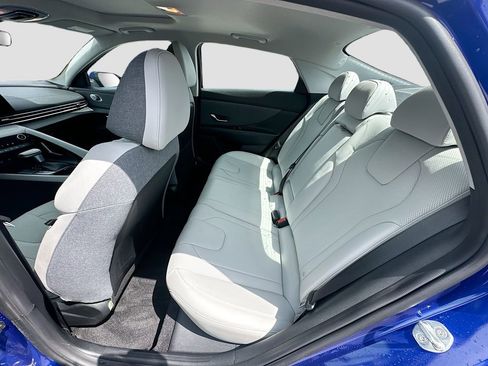 Used 2021 Hyundai Elantra Limited FWD image 26