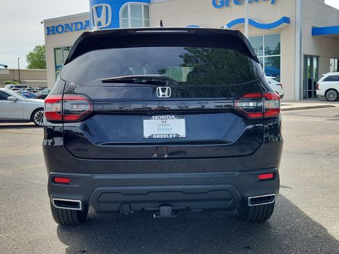 Certified 2025 Honda Pilot Black Edition image 4