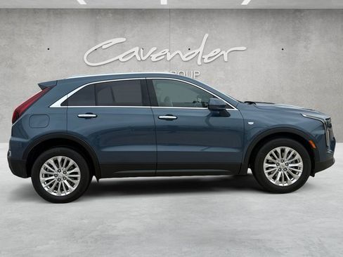 Certified 2024 Cadillac XT4 Luxury w/ Cold Weather Package FWD image 19