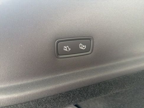 Used 2026 Tesla Model Y Long Range image 10