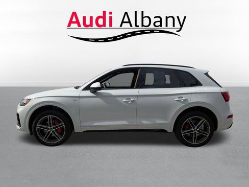 Used 2024 Audi Q5 e Premium Plus w/ Premium Plus Package image 3