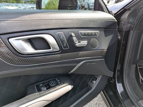 Used 2016 Mercedes-Benz SL 63 AMG image 13