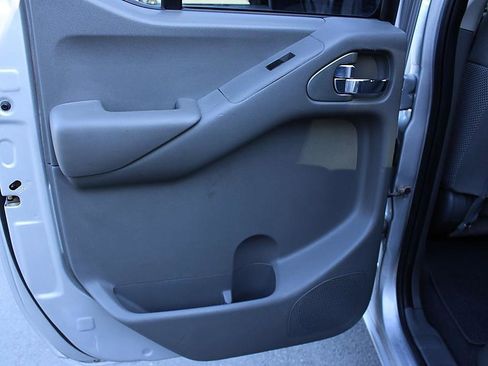 Used 2019 Nissan Frontier SV AWD/4WD image 16