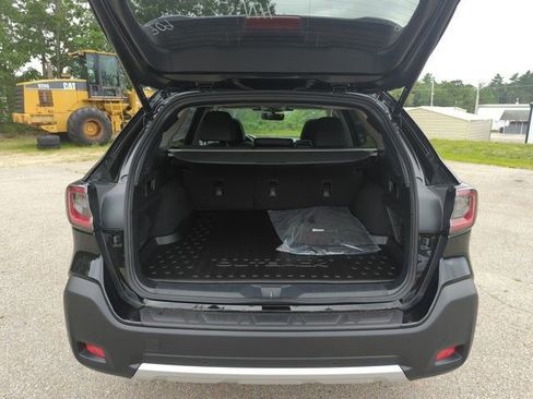 Used 2025 Subaru Outback Limited XT image 28