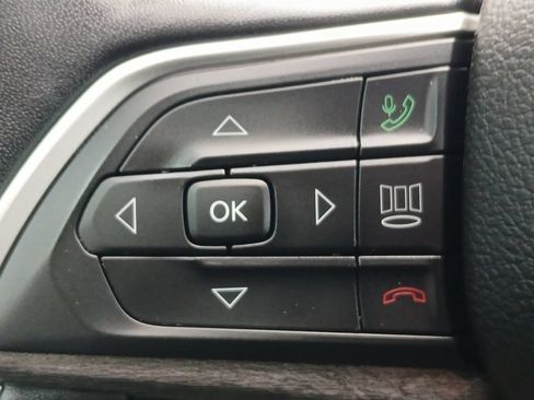 Used 2022 Jeep Grand Cherokee L Limited AWD/4WD image 11