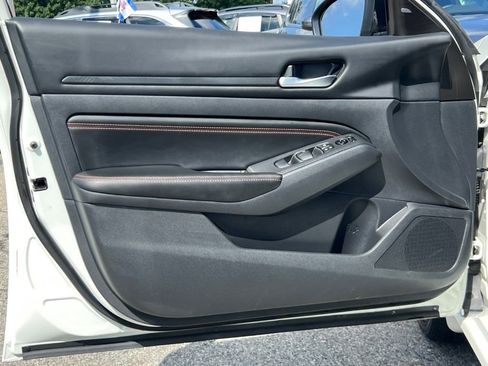 Used 2022 Nissan Altima 2.5 SR image 14