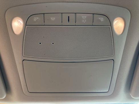 Used 2018 Nissan Murano SV image 19