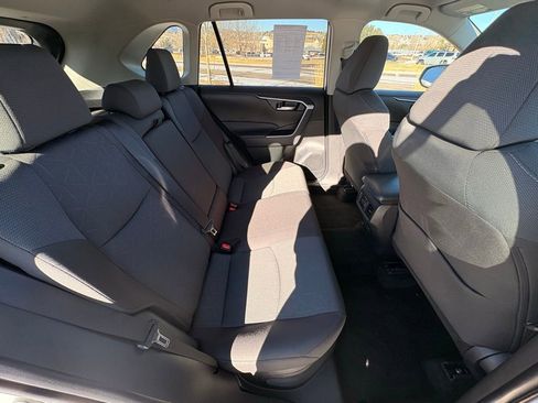 Used 2025 Toyota RAV4 XLE image 33