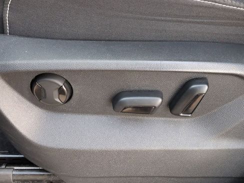 Used 2024 Volkswagen Atlas SE image 17