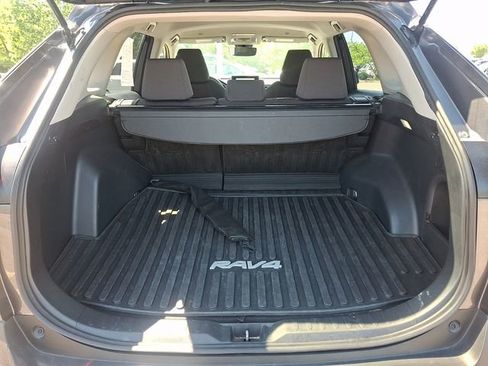 Used 2025 Toyota RAV4 XLE AWD/4WD image 27