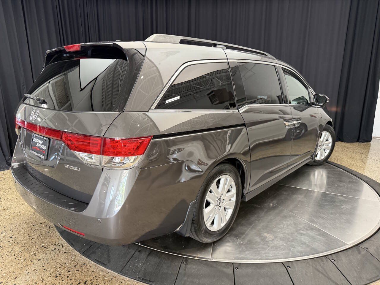Used 2014 Honda Odyssey Touring image 7