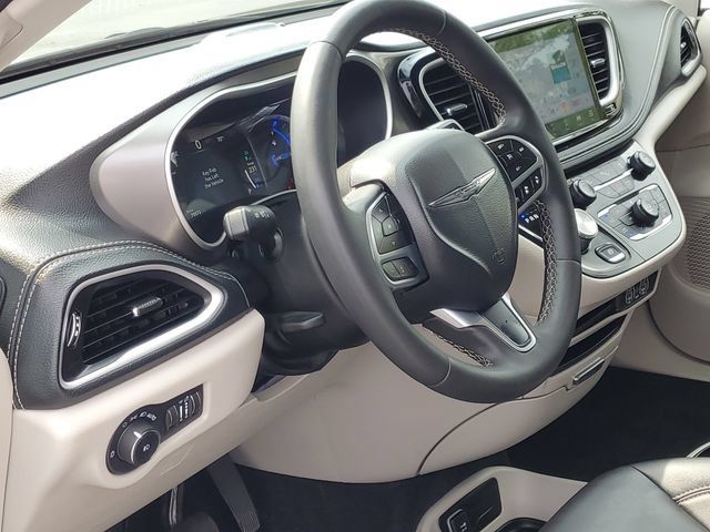 Used 2024 Chrysler Pacifica Limited FWD image 10
