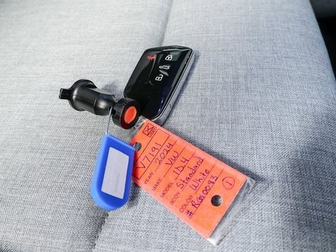 Used 2024 Volkswagen ID.4 2WD image 36