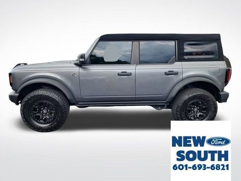 Used 2023 Ford Bronco Wildtrak image 3